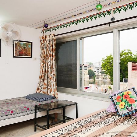 Nukkad Guest House Near City Palace Udaipur Buitenkant foto