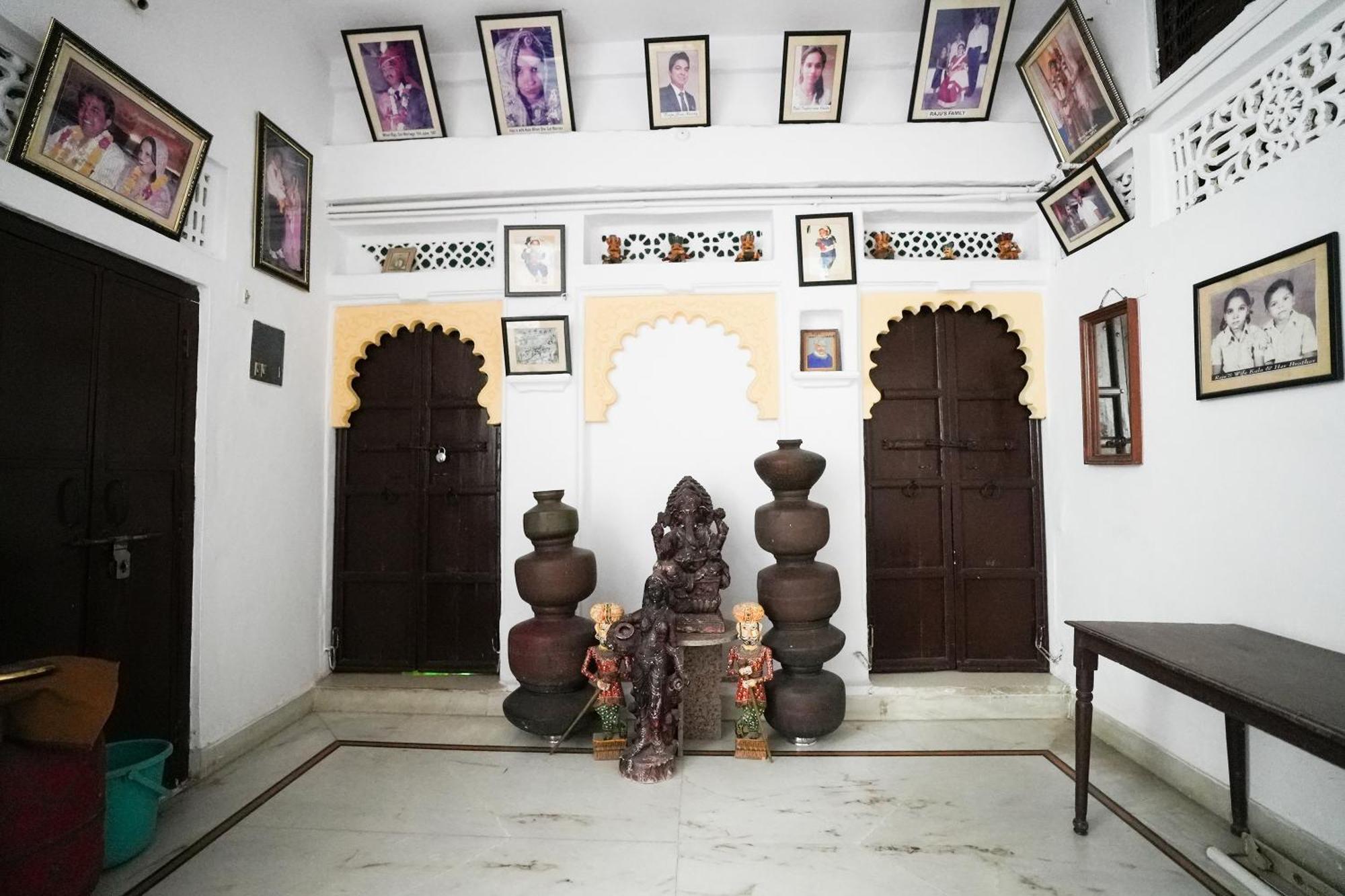Nukkad Guest House Near City Palace Udaipur Buitenkant foto